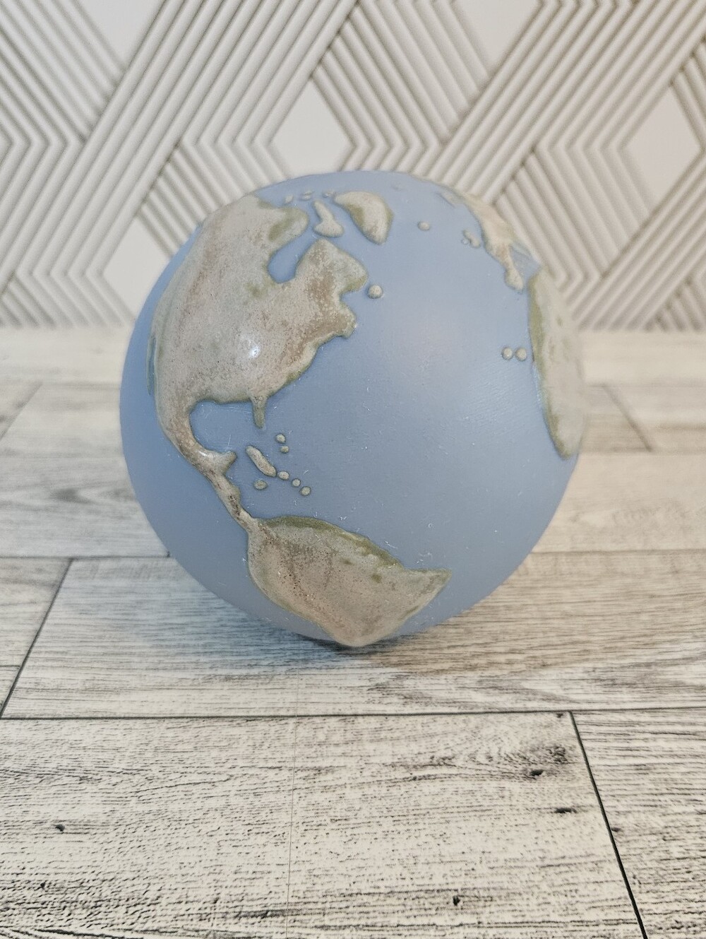 Lladro Porcelain Paperweight Globe Figure #6138